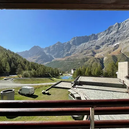 Cervinia Sky & Daire *